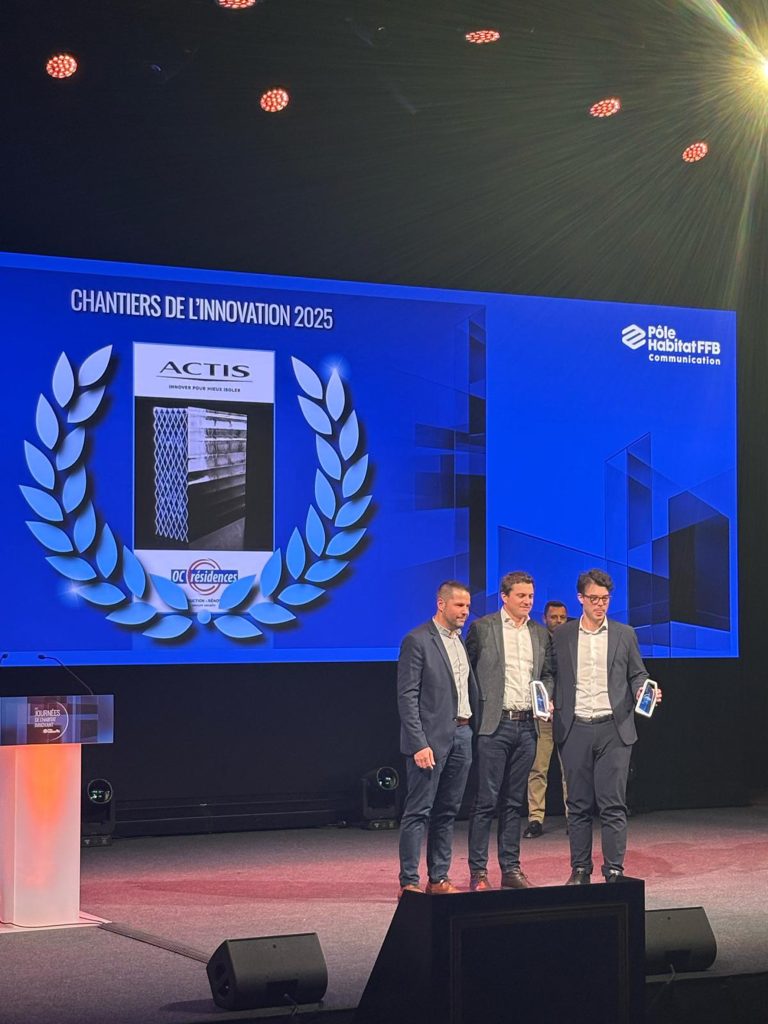 Journées de l’Habitat Innovant 2025 du Pôle Habitat de la FFB : Actis remporte une médaille d’or et d’argent avec l’isolant réflecteur alvéolaire Hybris aux côtés d’Extraco Construction et d’OC Résidences
